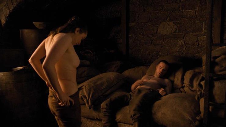 Game of Thrones - Maisie Williams Nude - Game of Thrones 4.PNG