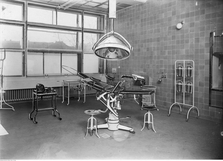 Stare fotografie - Sala operacyjna w Szpital Spółki Brackiej w Szarleju 19241939 r.jpg