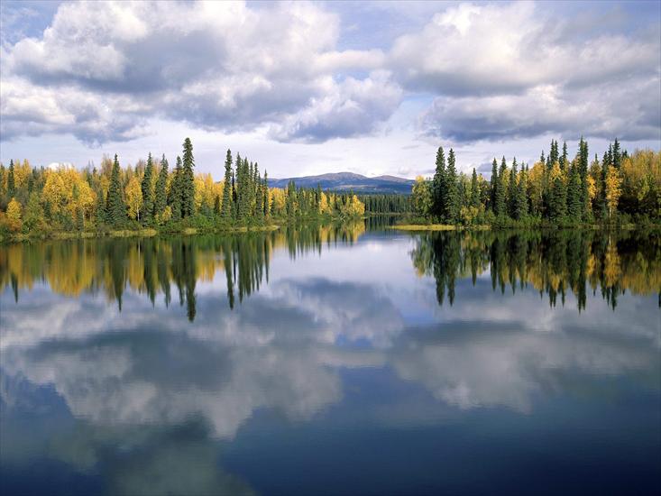  KANADA - Dragon Lake, Yukon, Canada.jpg